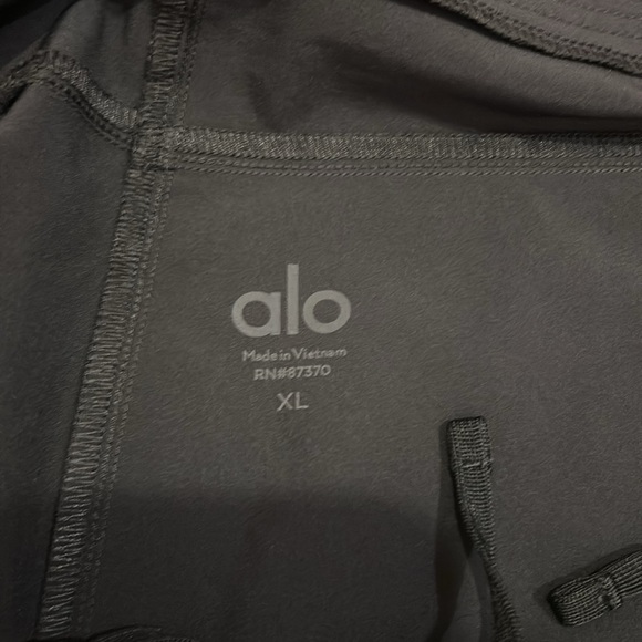 Men’s XL Alo shorts - Picture 4 of 5